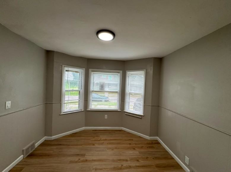 12037 Corbett St - Photo 5 of 13