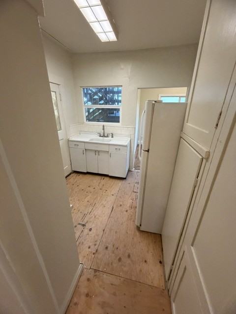 285 Van Buren Ave #4 - Photo 5 of 8
