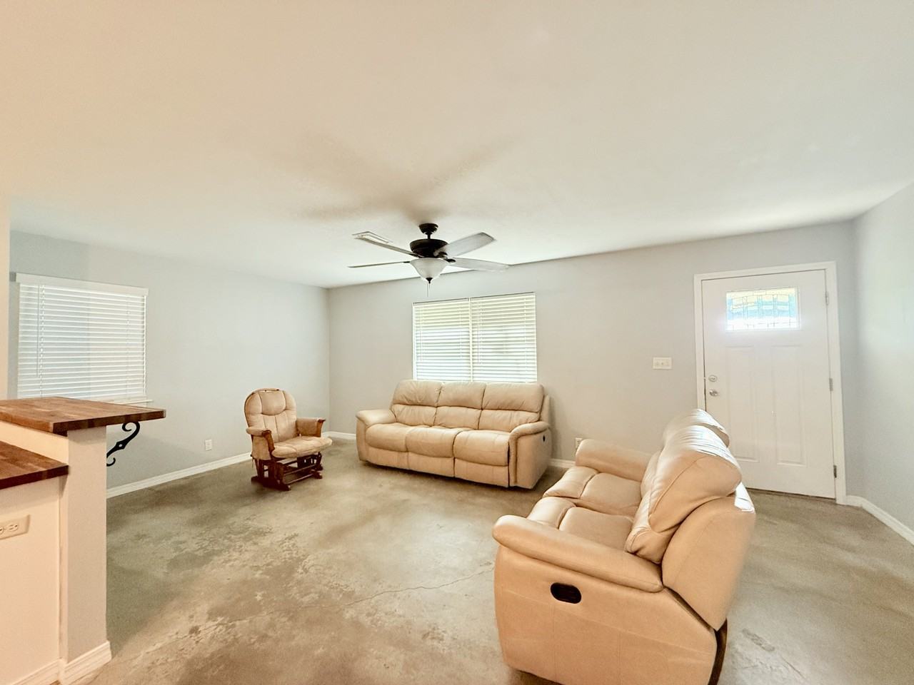 17048 Harry Jones Rd - Photo 3 of 11