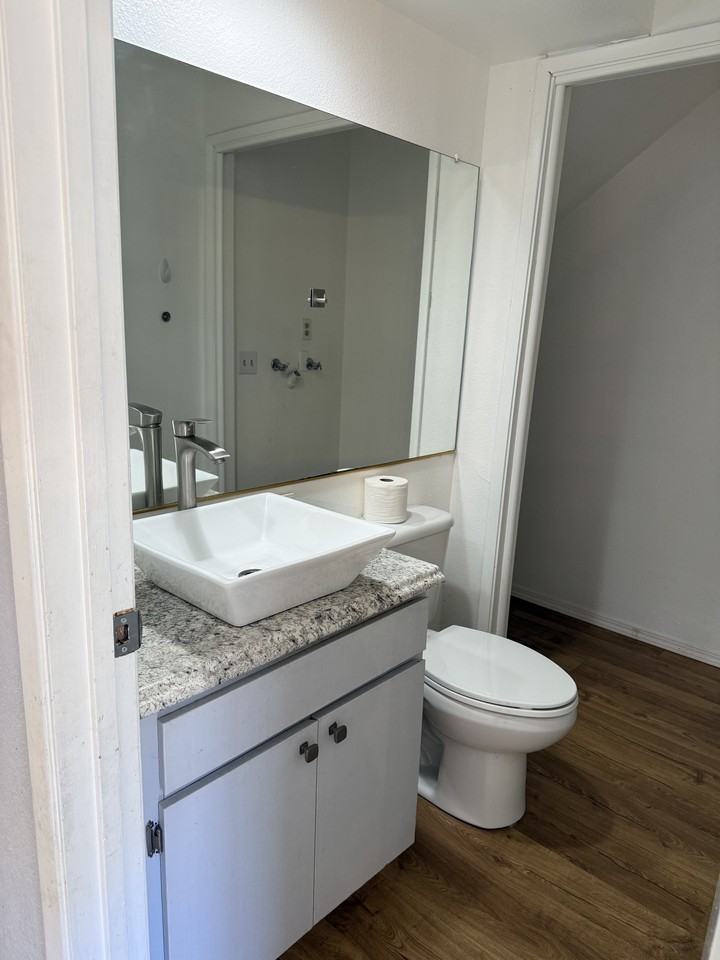 1505 Blackoak Dr #1501 - Photo 2 of 15