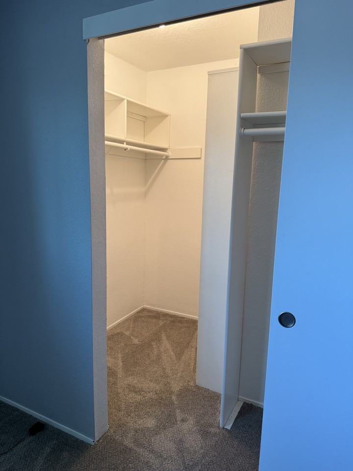 1505 Blackoak Dr #1501 - Photo 3 of 15