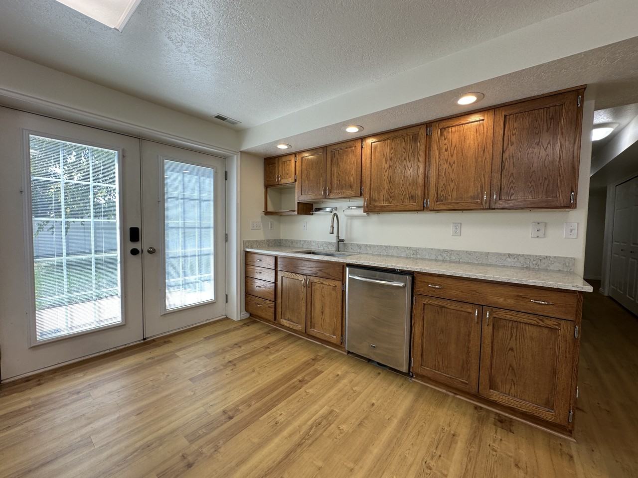 735 Ne, #B - Photo 2 of 12