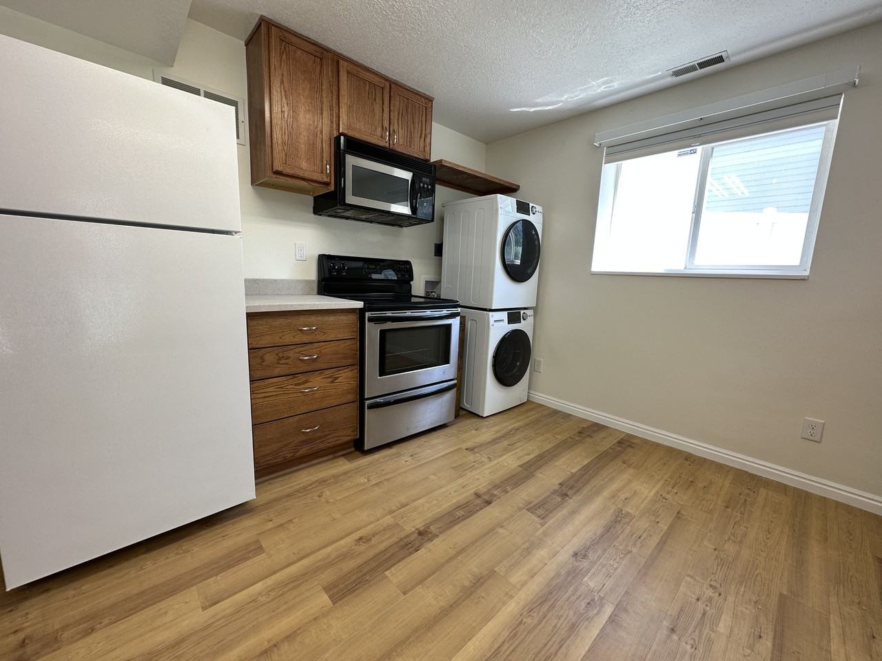 735 Ne, #B - Photo 3 of 12