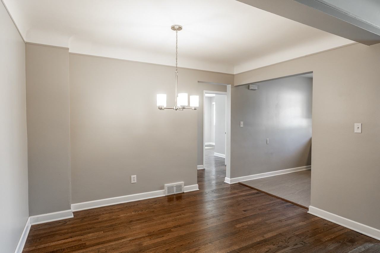 1909 Gardenia Ave #7 - Photo 6 of 12
