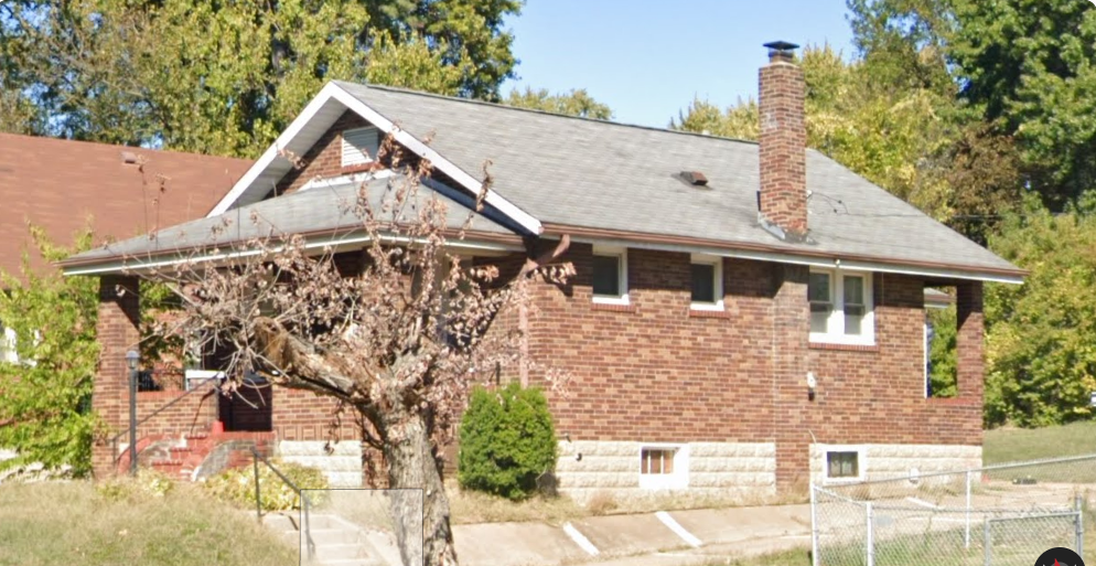 2409 Shannon Ave - Photo 2 of 4
