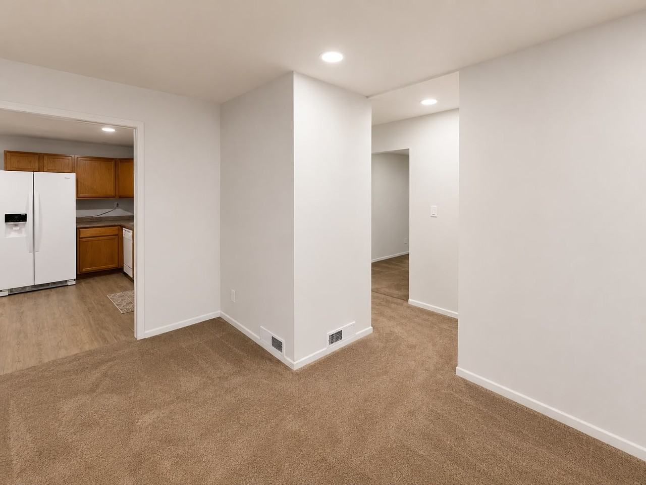 10010 Donau Ln - Photo 3 of 7