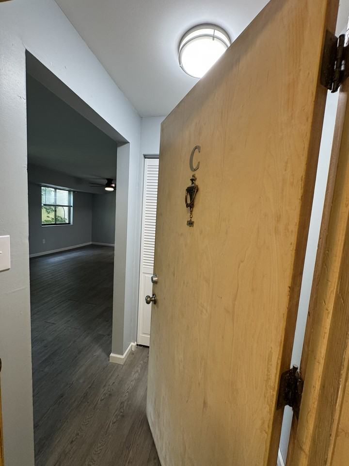 310 Abbeyville Rd #C - Photo 5 of 22