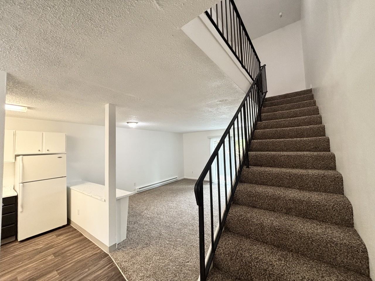 1200 E Powell Blvd #10 - Photo 3 of 18