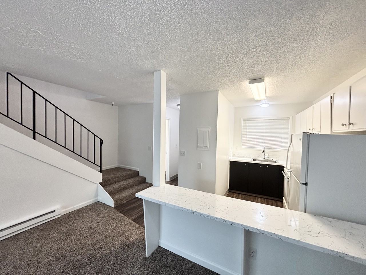1200 E Powell Blvd #10 - Photo 4 of 18