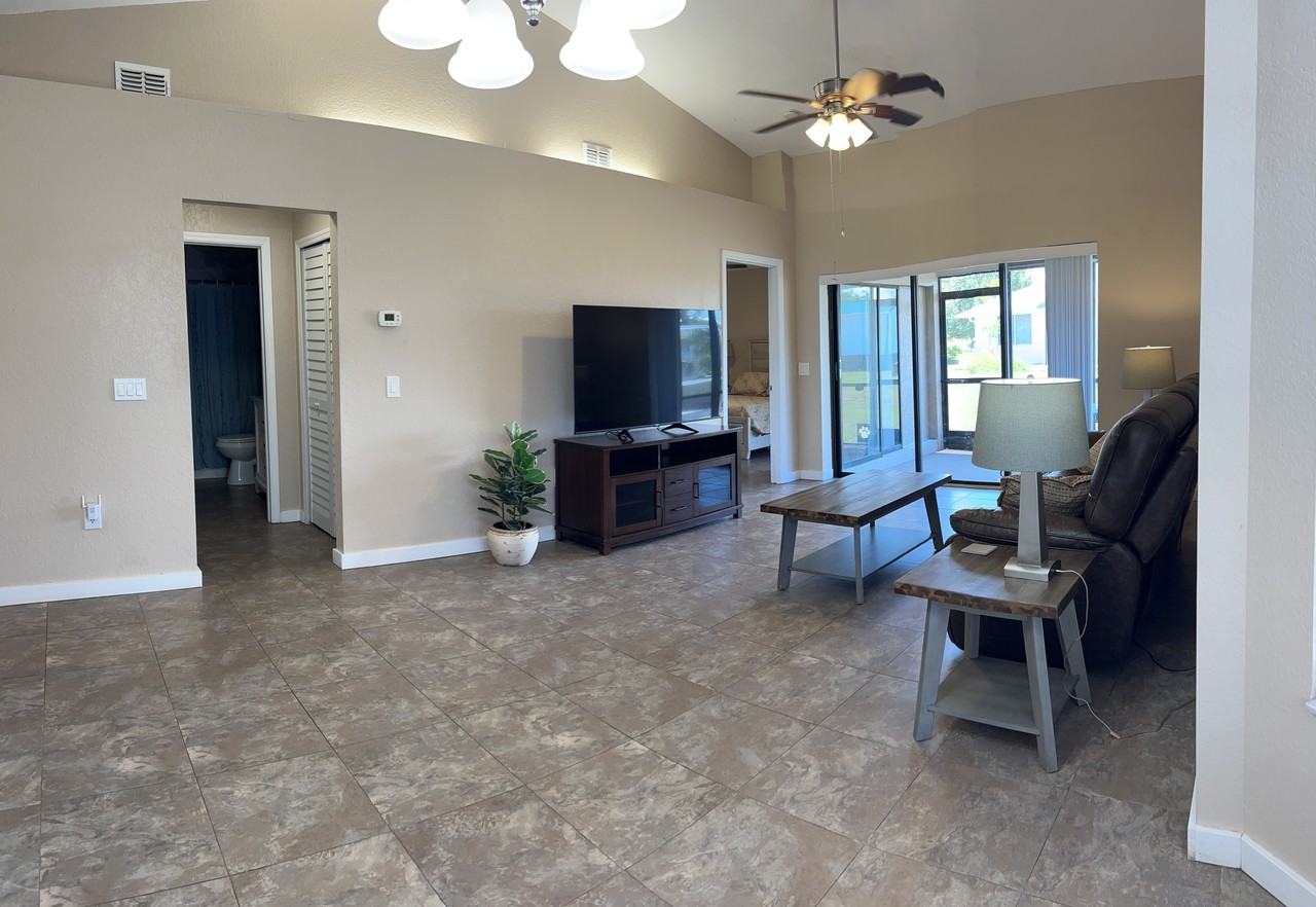 2623 Magdalina Dr #B - Photo 7 of 13
