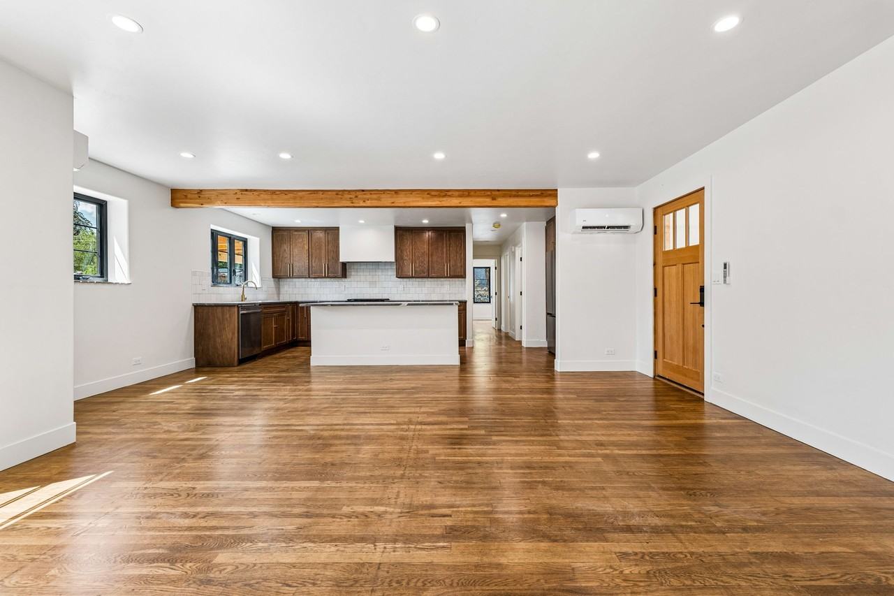 669 E 8th Ave #1 - Photo 3 of 21