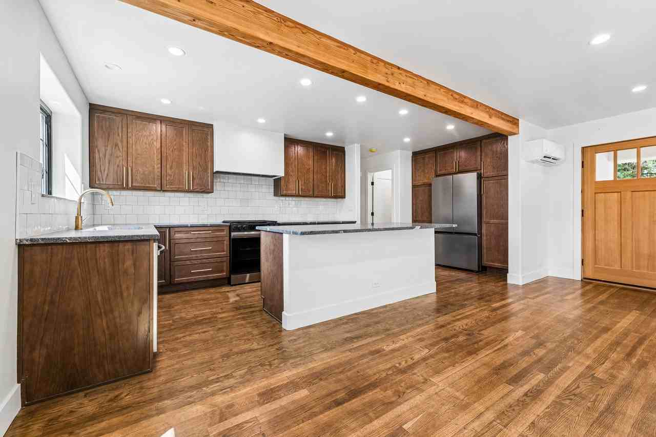 669 E 8th Ave #1 - Photo 4 of 21