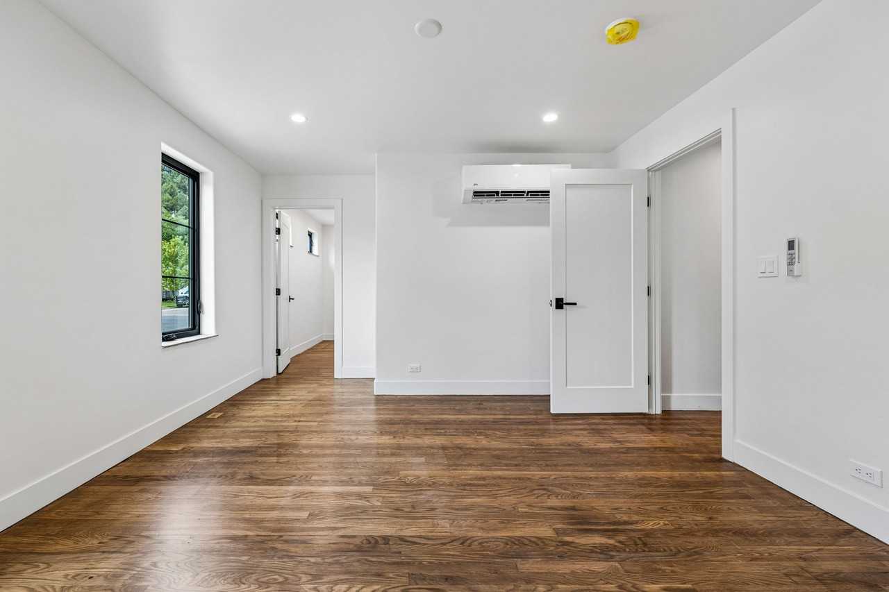 669 E 8th Ave #1 - Photo 7 of 21