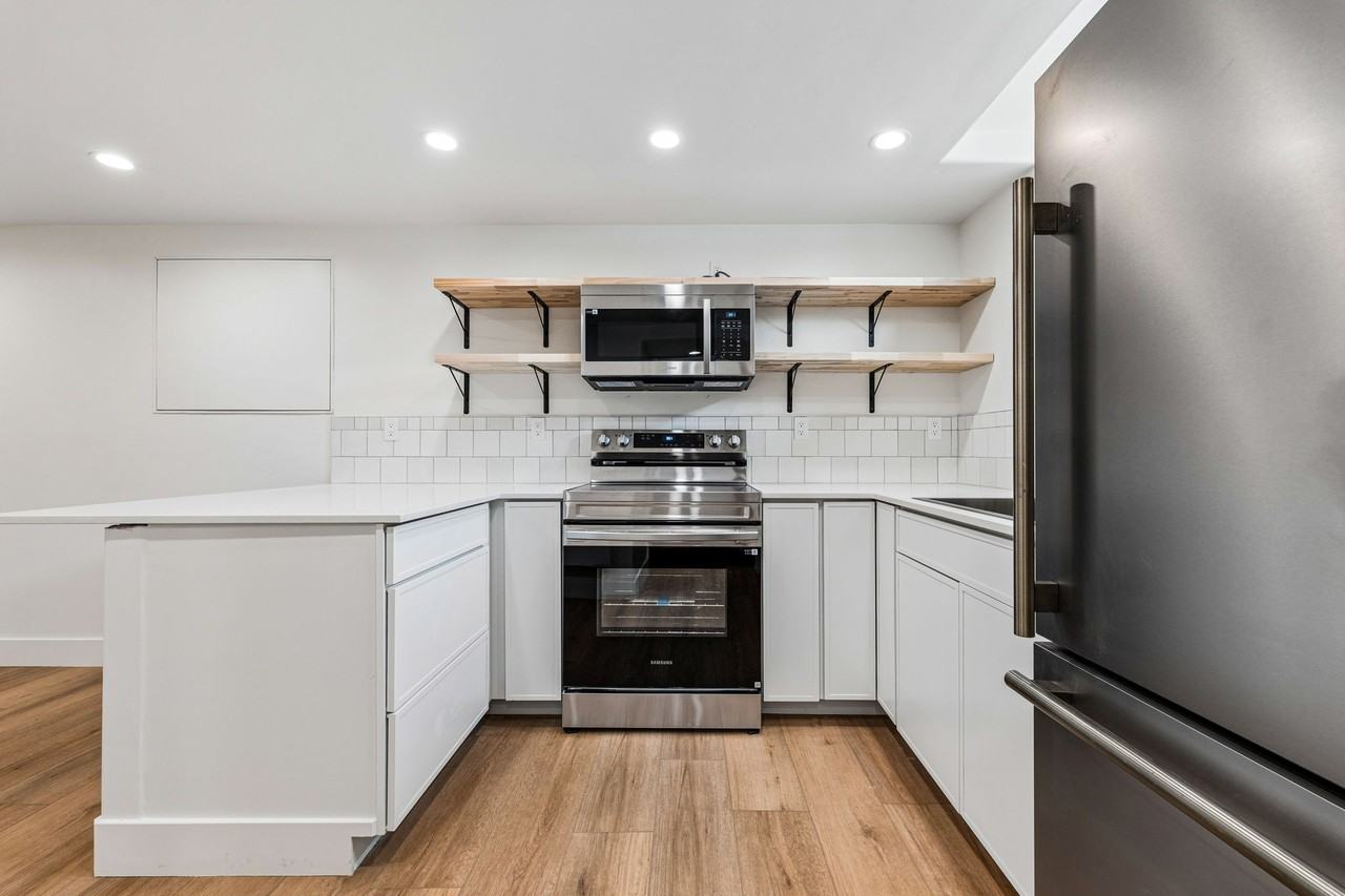 669 E 8th Ave #2 - Photo 5 of 20