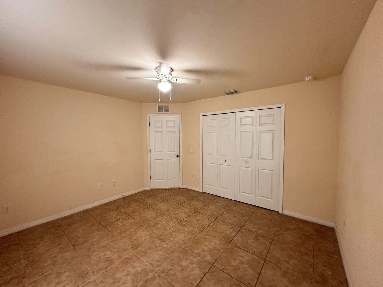 728 Se 4th Ter - Photo 5 of 19