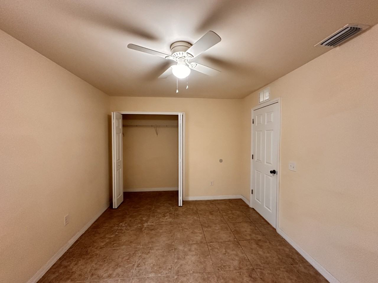 728 Se 4th Ter - Photo 6 of 19