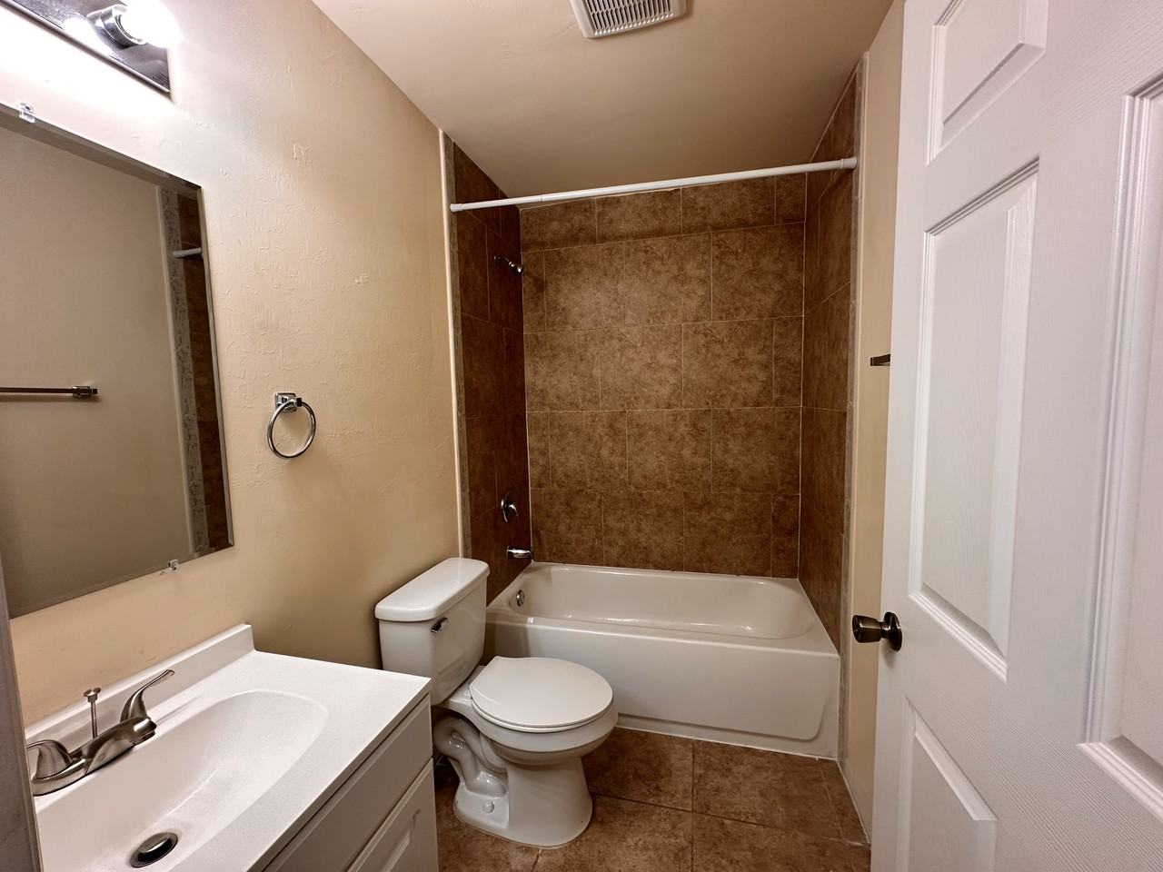 728 Se 4th Ter - Photo 7 of 19