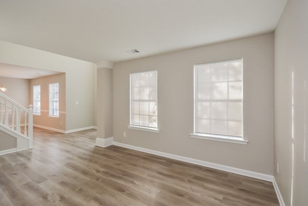 95 Hazelhurst Dr - Photo 4 of 17