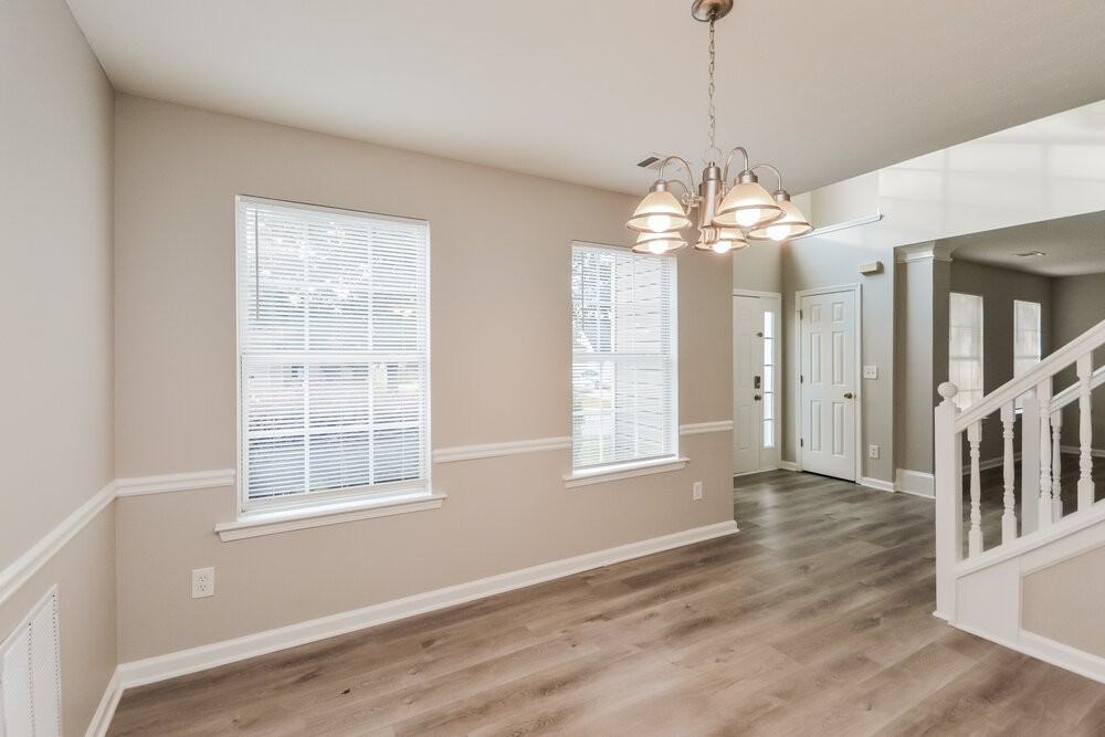95 Hazelhurst Dr - Photo 5 of 17