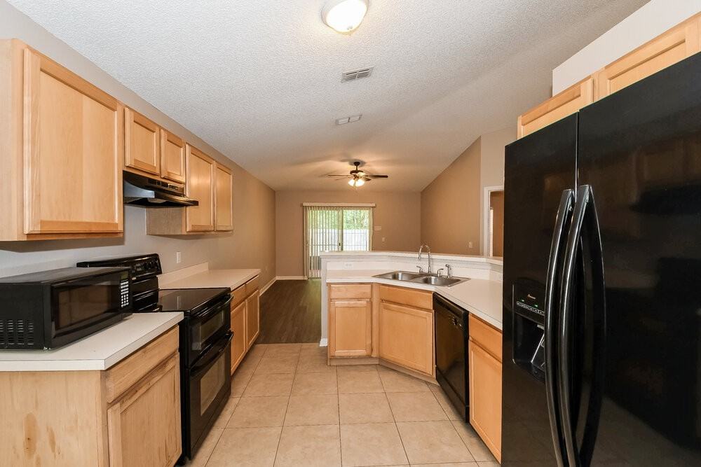 3236 Carlotta Rd - Photo 6 of 16
