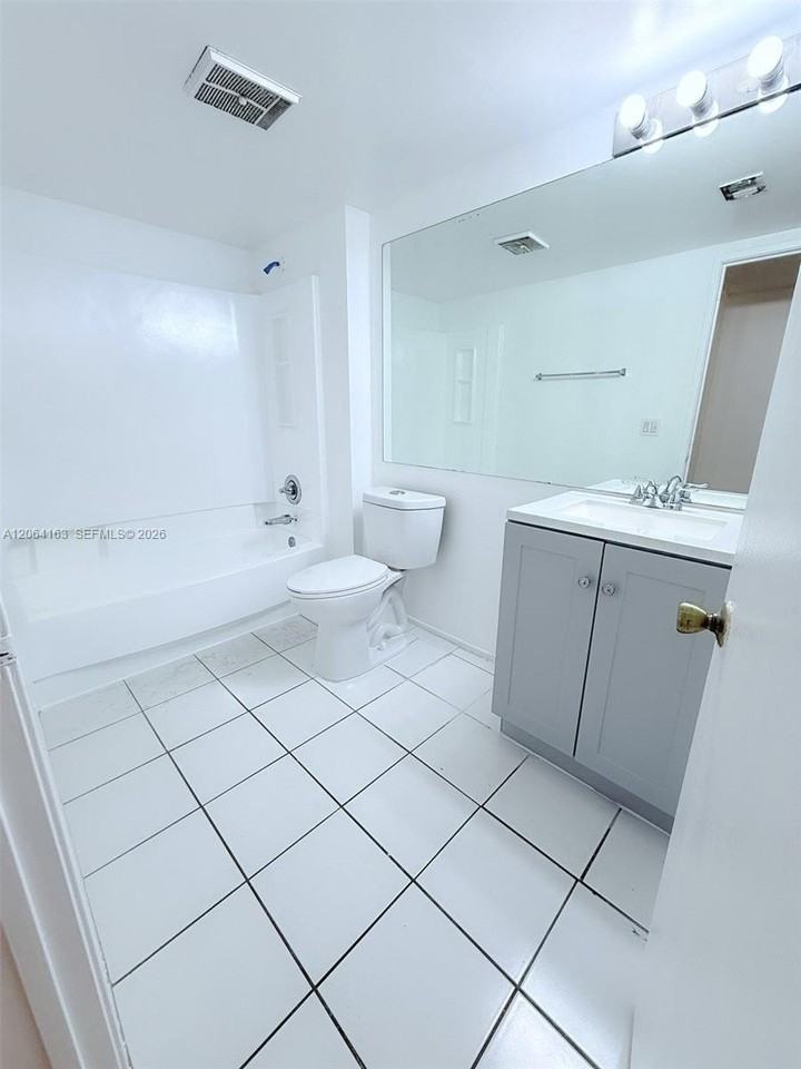 3212 Coral Lake Lane #3212 - Photo 4 of 6