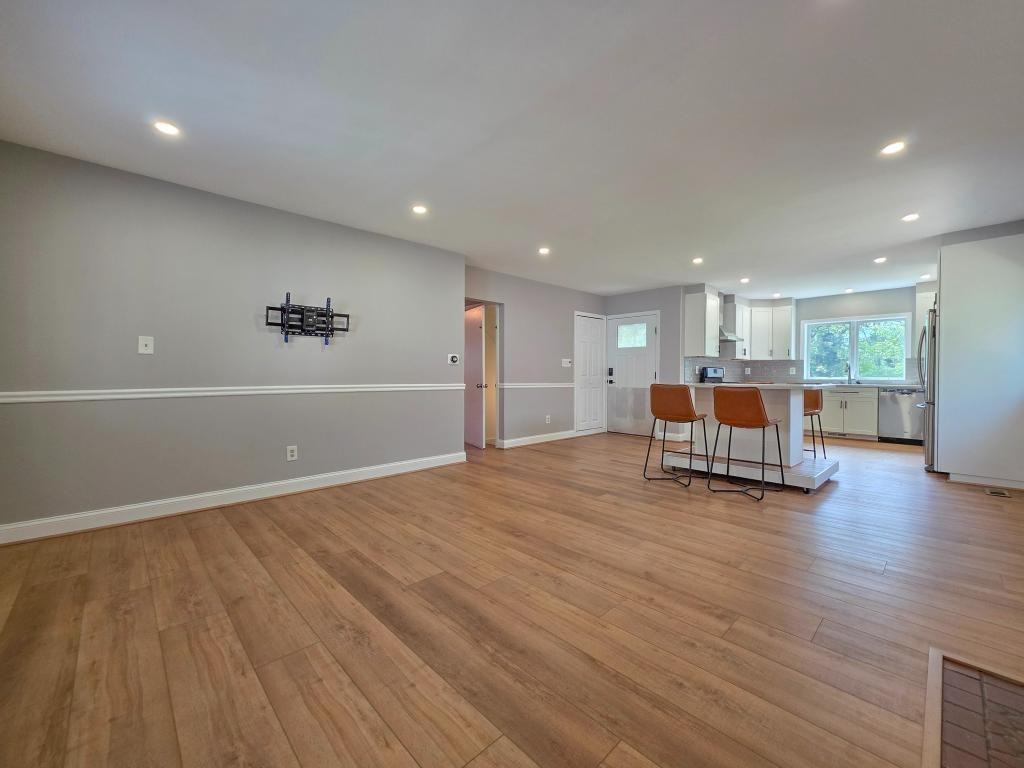 5921 Arlington Blvd - Photo 5 of 50