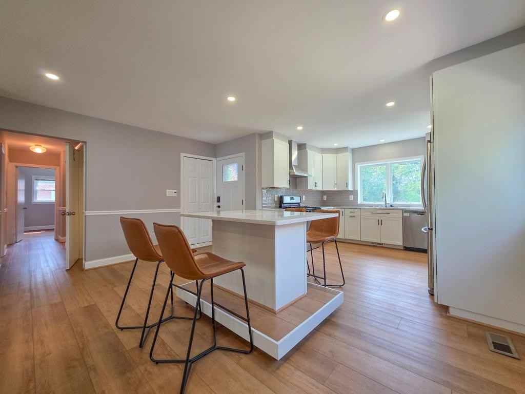 5921 Arlington Blvd - Photo 6 of 50