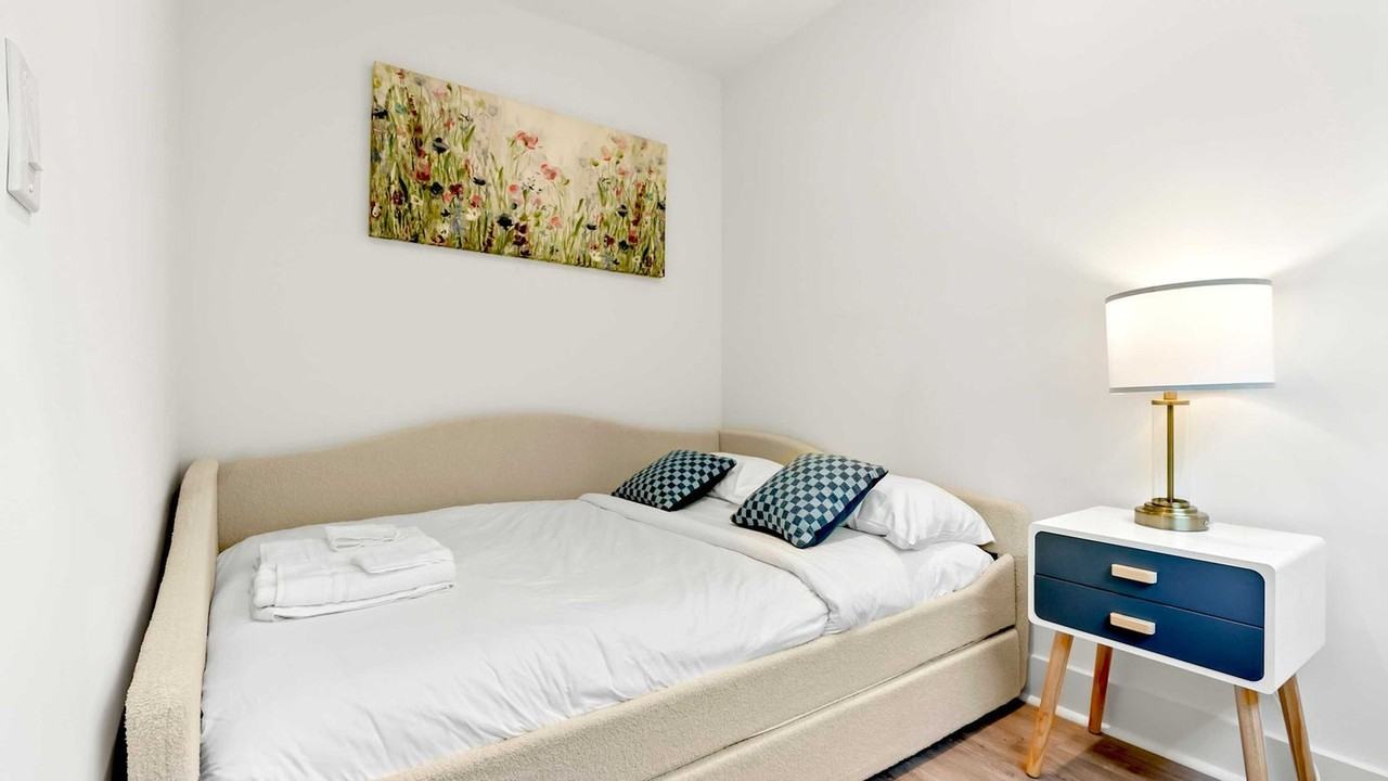 1733 N Fitzhugh Ave #1226740P - Photo 6 of 31