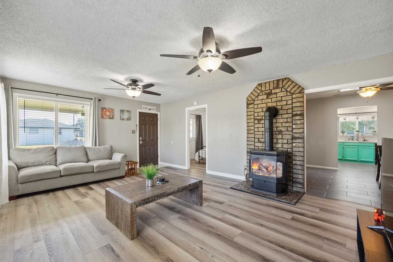 600 Ne 3rd St #1529260P - Photo 3 of 30