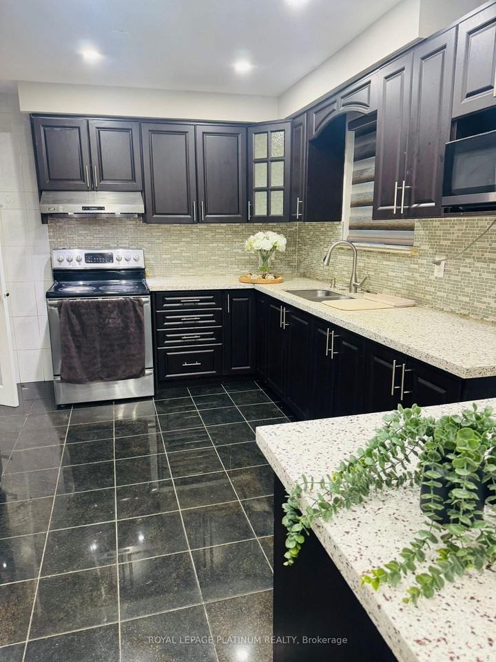 7073 Magic Court - Photo 5 of 18