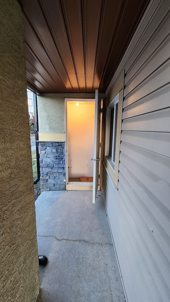 8810 Royal Oak Pointe - Photo 5 of 31