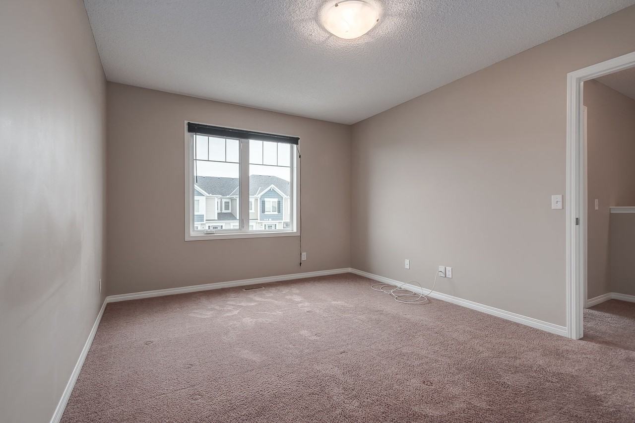 308 Windstone Gdns Sw - Photo 4 of 25