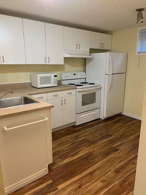 8619 77 St Nw - Photo 4 of 12