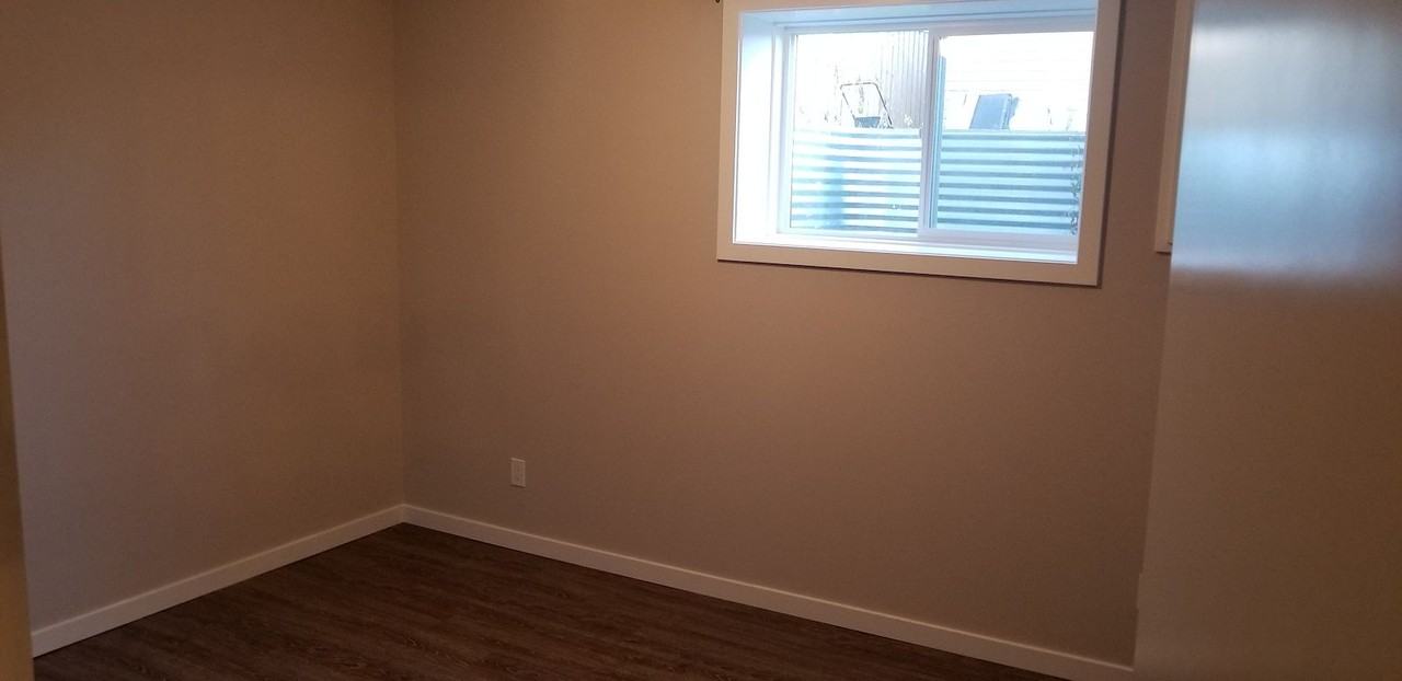 7617 21 St Se - Photo 5 of 10