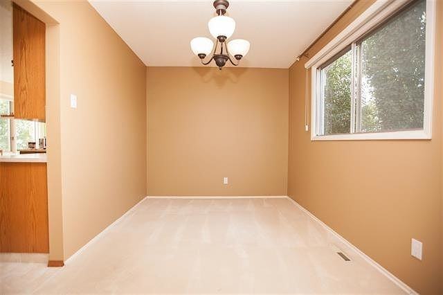 4119 113 St Nw - Photo 5 of 26