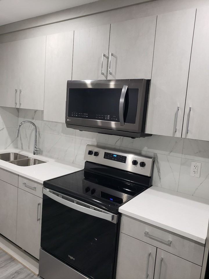 12938 70 St Nw - Photo 3 of 10