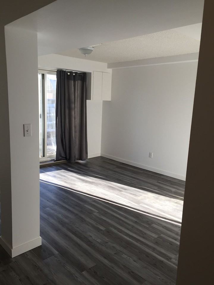 920 5 Ave Sw - Photo 5 of 12