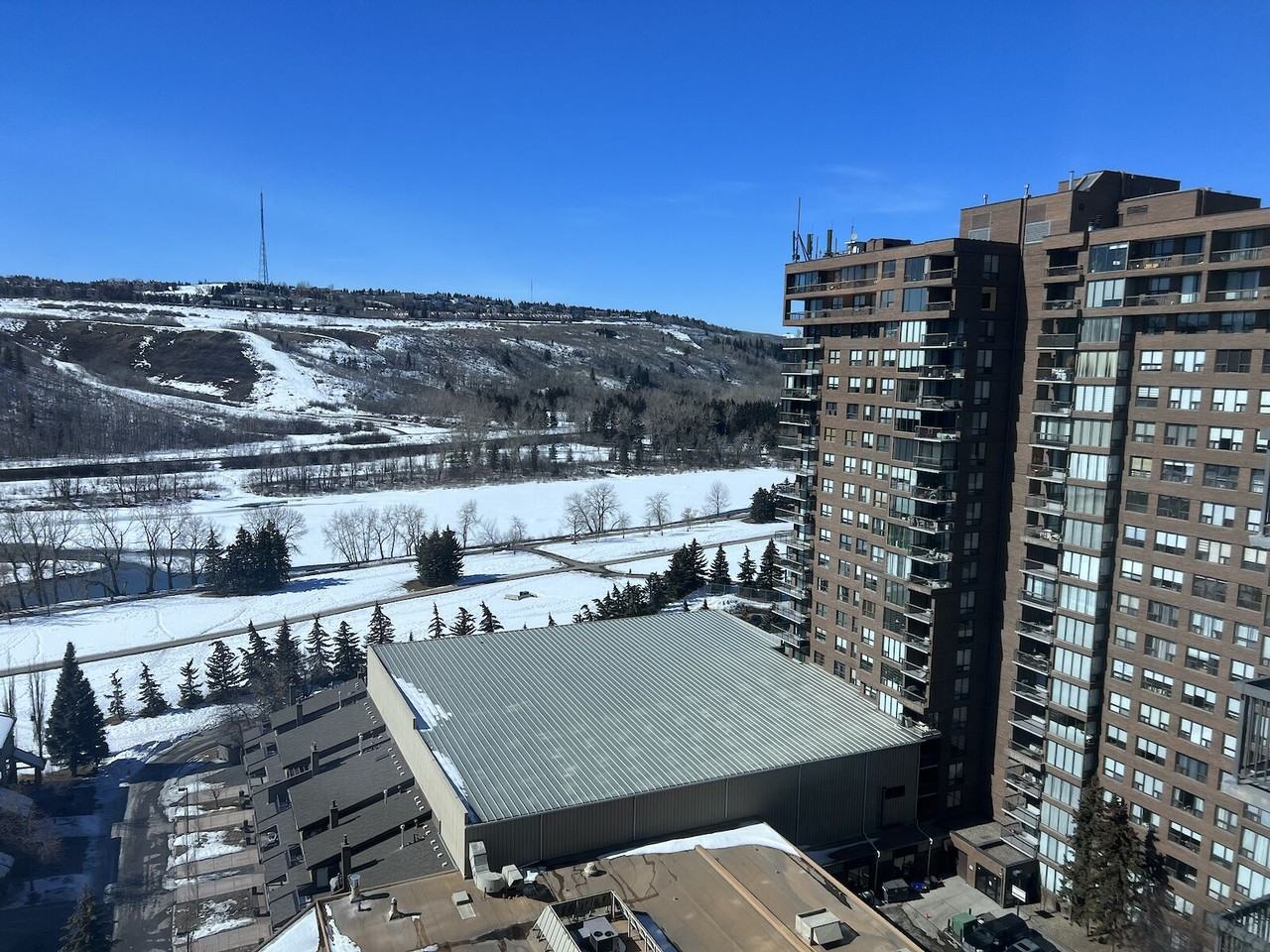 145 Riverside Towers I - Photo 3 of 31