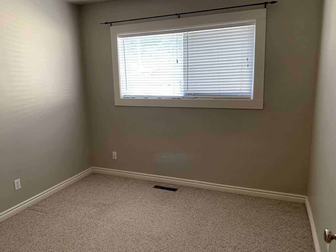 7505 105a St Nw - Photo 5 of 18