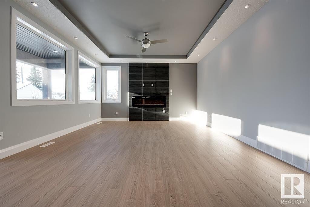 11167 62 Ave Nw - Photo 3 of 20