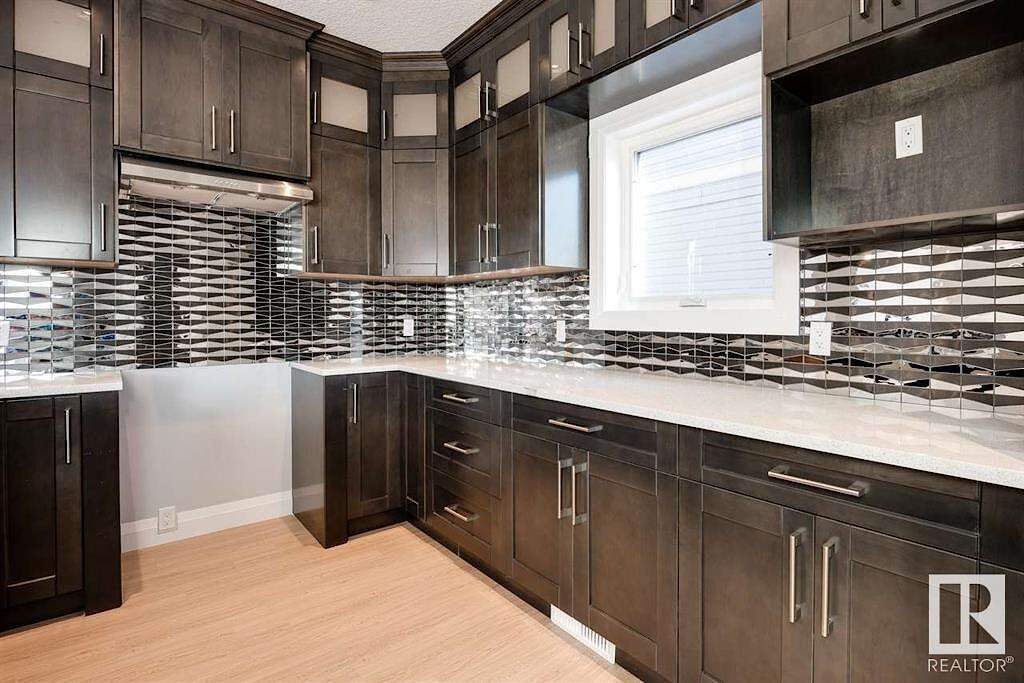 11167 62 Ave Nw - Photo 7 of 20
