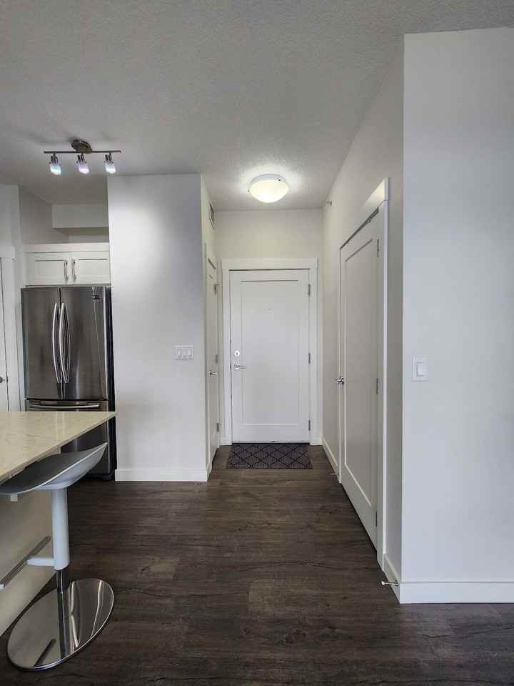 20 Walgrove Walk - Photo 3 of 17
