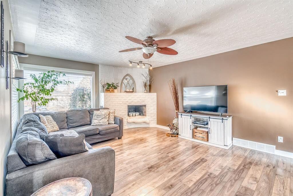 25 Rossmere Rd Sw - Photo 3 of 11