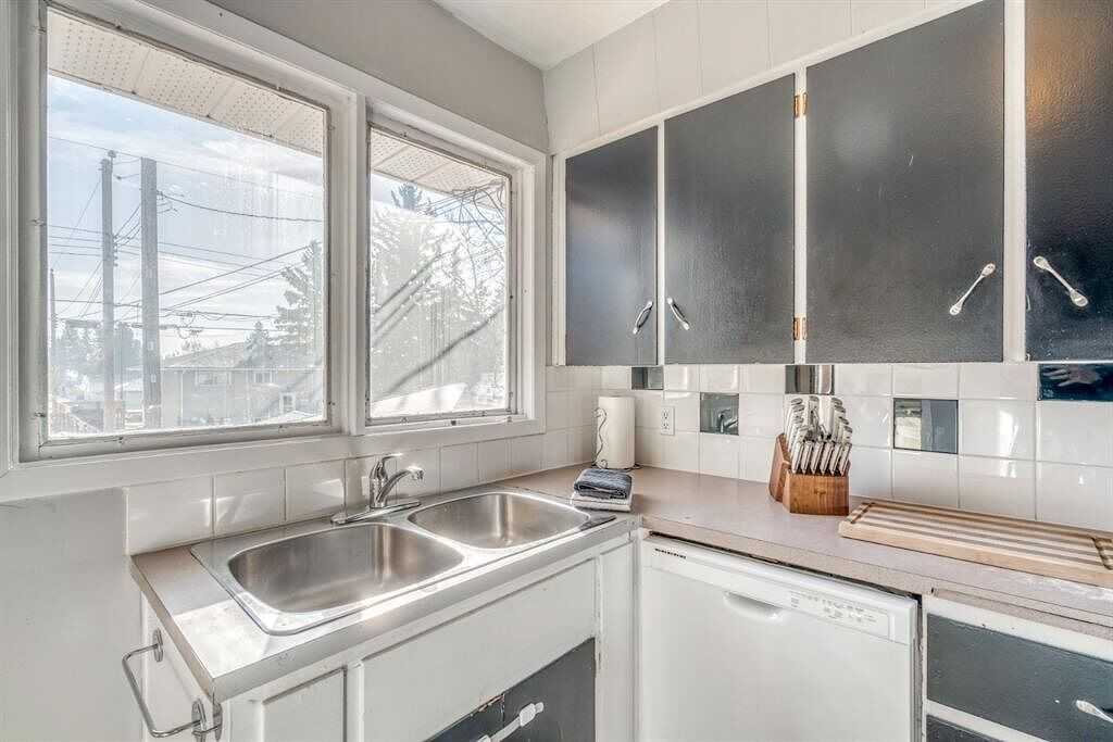 25 Rossmere Rd Sw - Photo 6 of 11