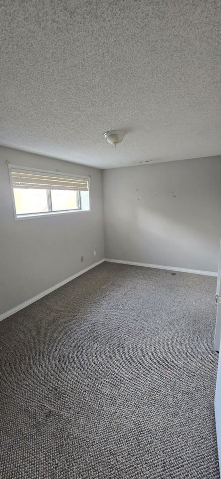 6 Falconridge Close Ne - Photo 4 of 9