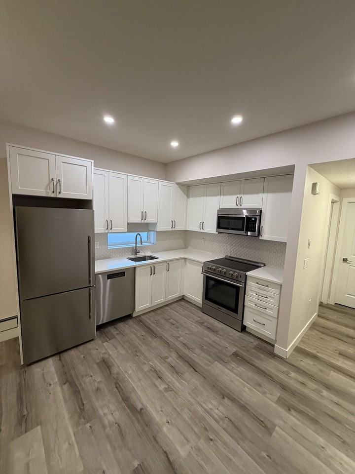 2225 - 2225 Kensington Rd Nw - Photo 2 of 12