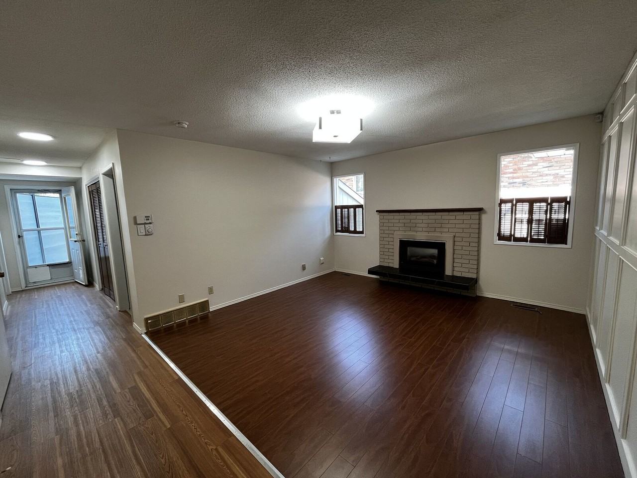 4431 B - 4431 53 St Nw
