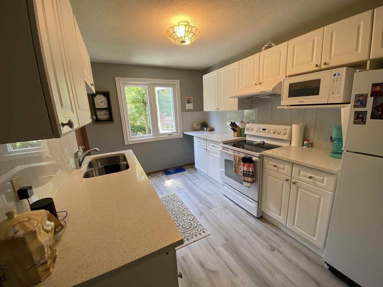 4431 B - 4431 53 St Nw - Photo 3 of 14