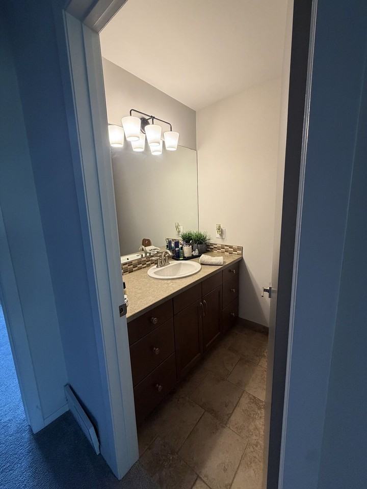 131 Deermoss Cres Se - Photo 7 of 8