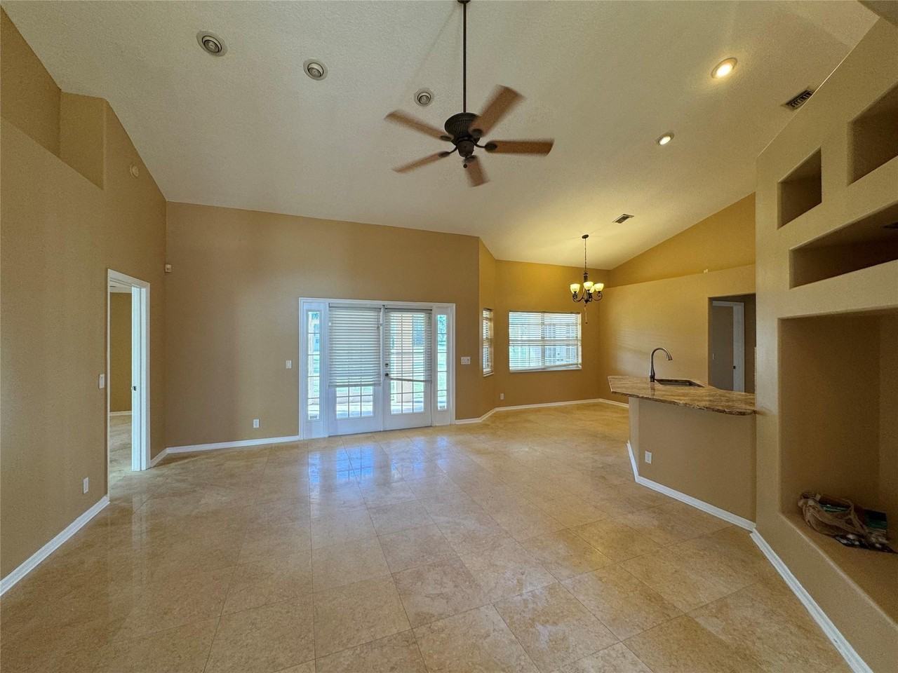 7579 Coconut Boulevard - Photo 6 of 17